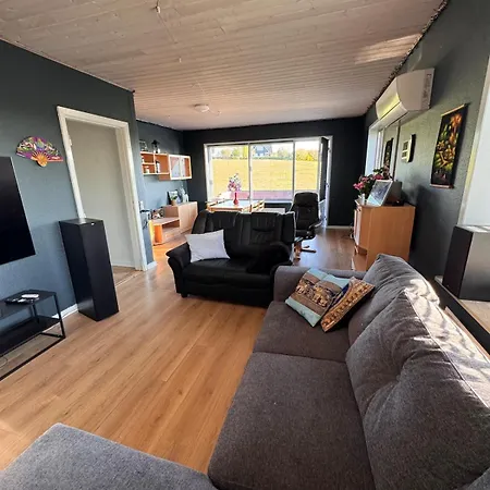 Hus Taet Pa Danfoss Universe Og